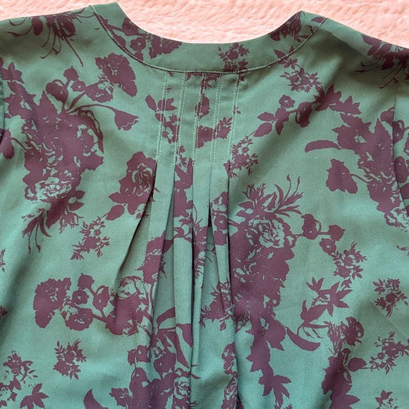 Green/Navy Floral Blouse - Picture 9 of 10
